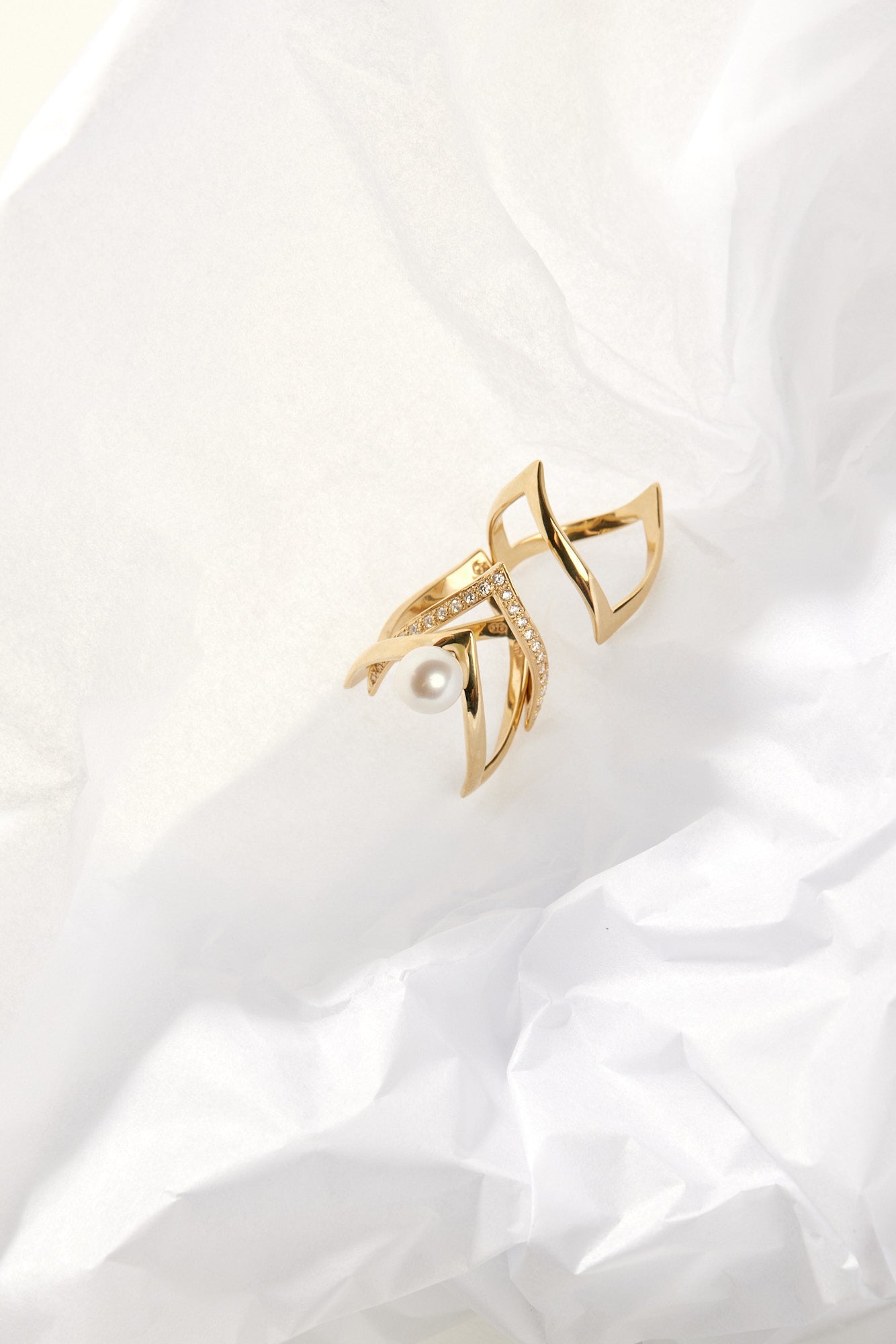 En Pointe Pearl Ring | 9K Yellow Gold