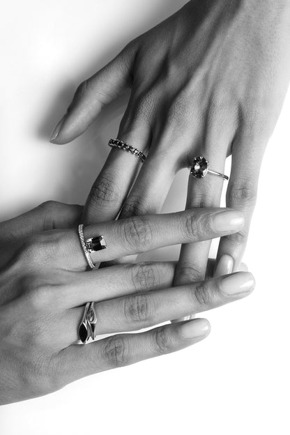 Mini Marquise Signet Ring | White Gold