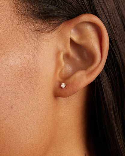 14K Diamond Solitaire Studs