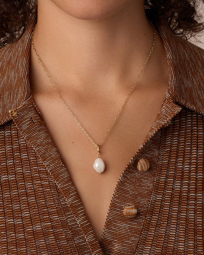 Vintage Shimmer Pearl Parker Charm