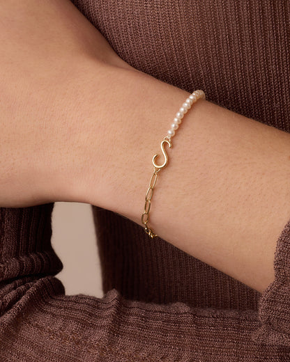 Lou Pearl Alphabet Bracelet