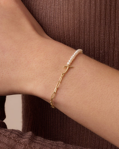 Lou Pearl Alphabet Bracelet