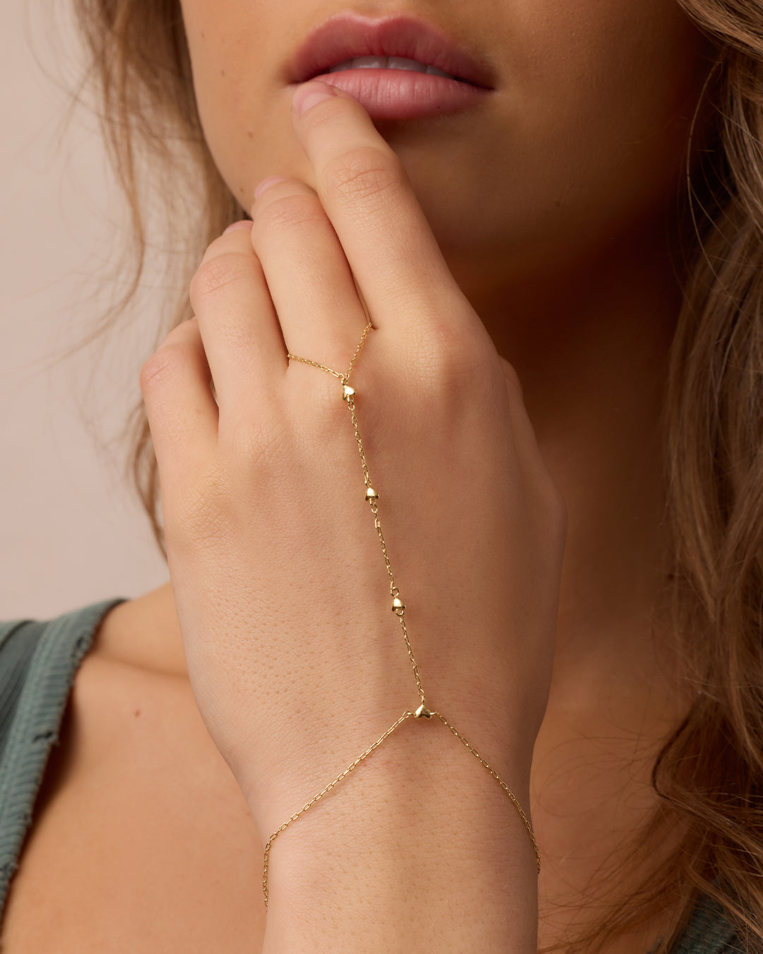 Amour Hand Chain
