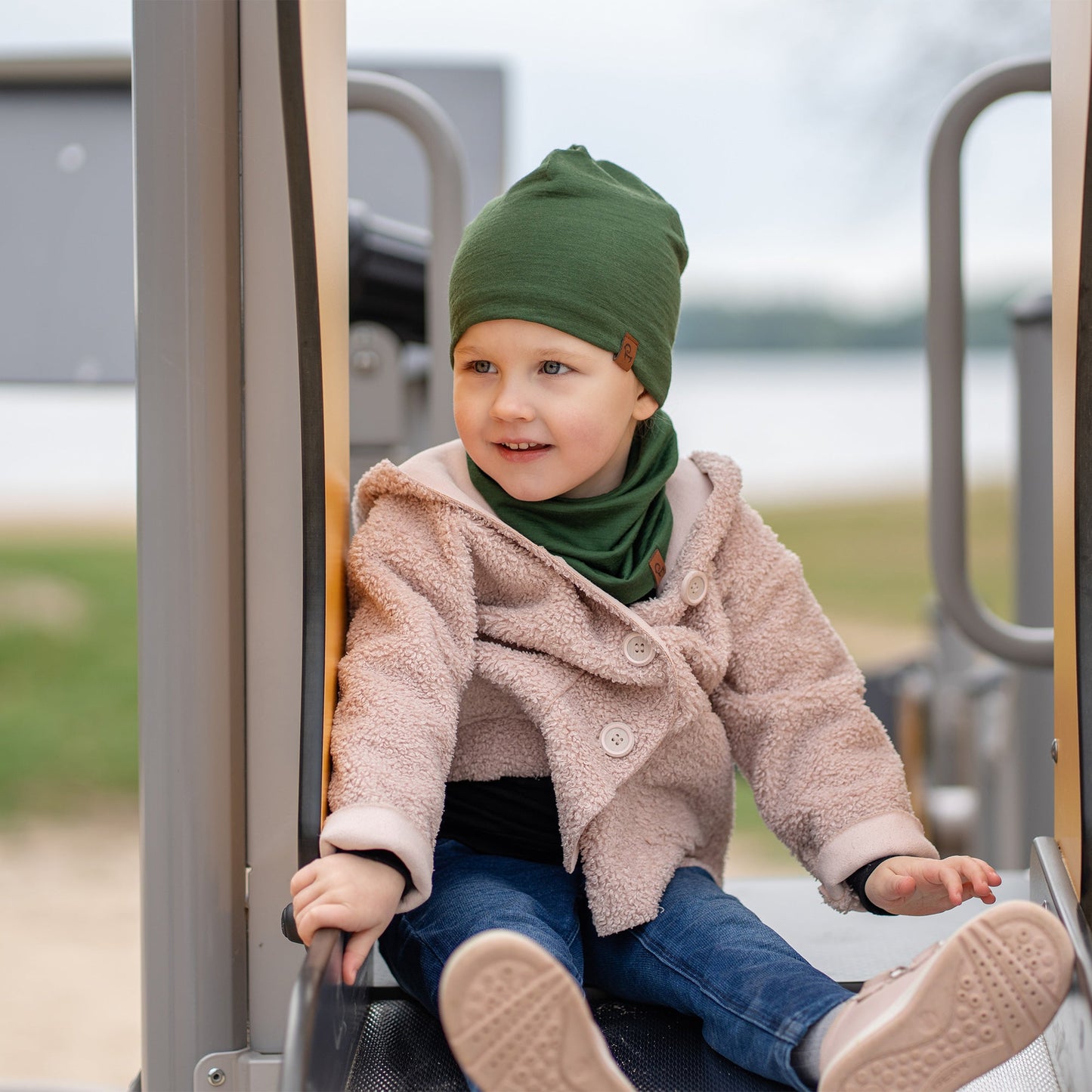 Kids' Merino Wool Neck Gaiter & Beanie 2-Piece Set