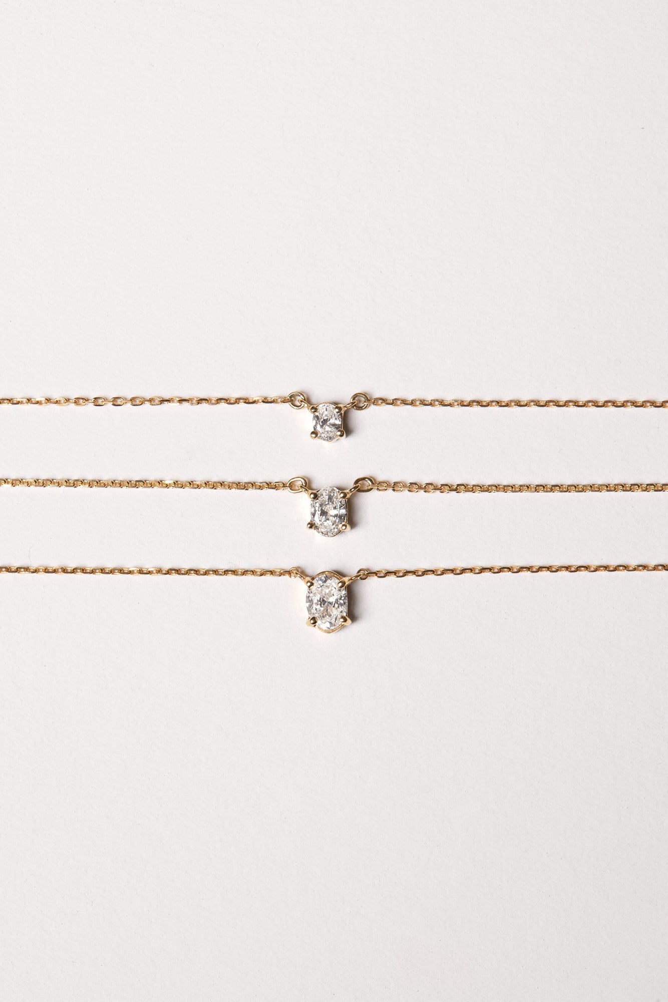 Oval Diamond Necklace | 18K Gold