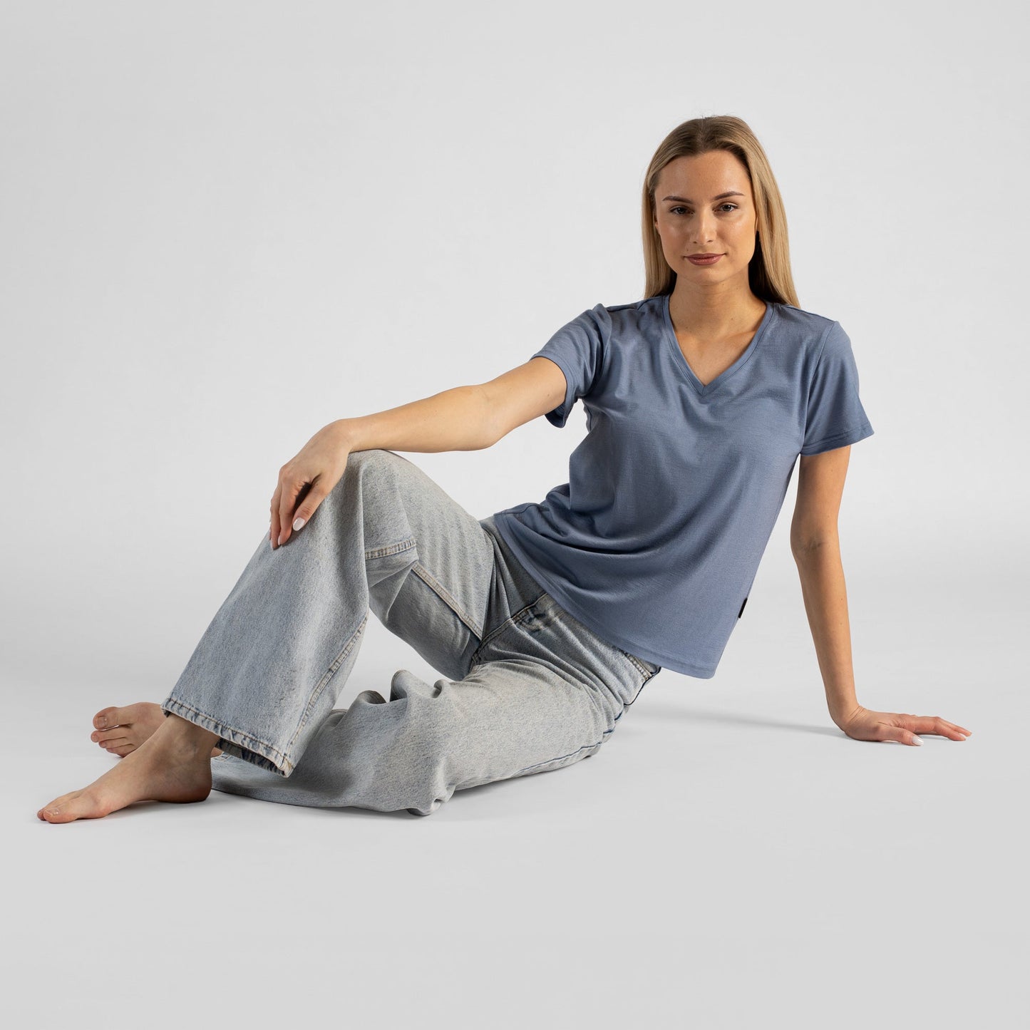 Women's Merino Regular Fit V-Neck Tee