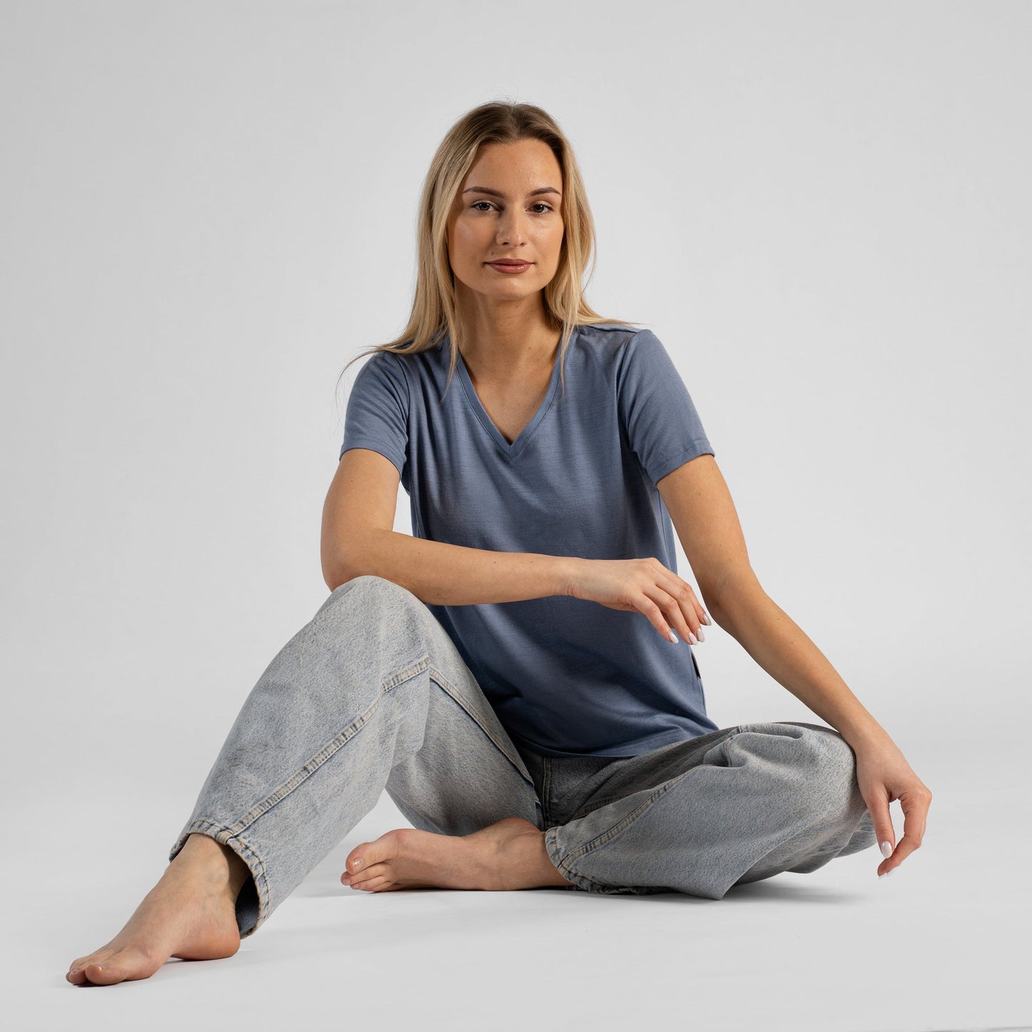 Women's Merino Regular Fit V-Neck Tee