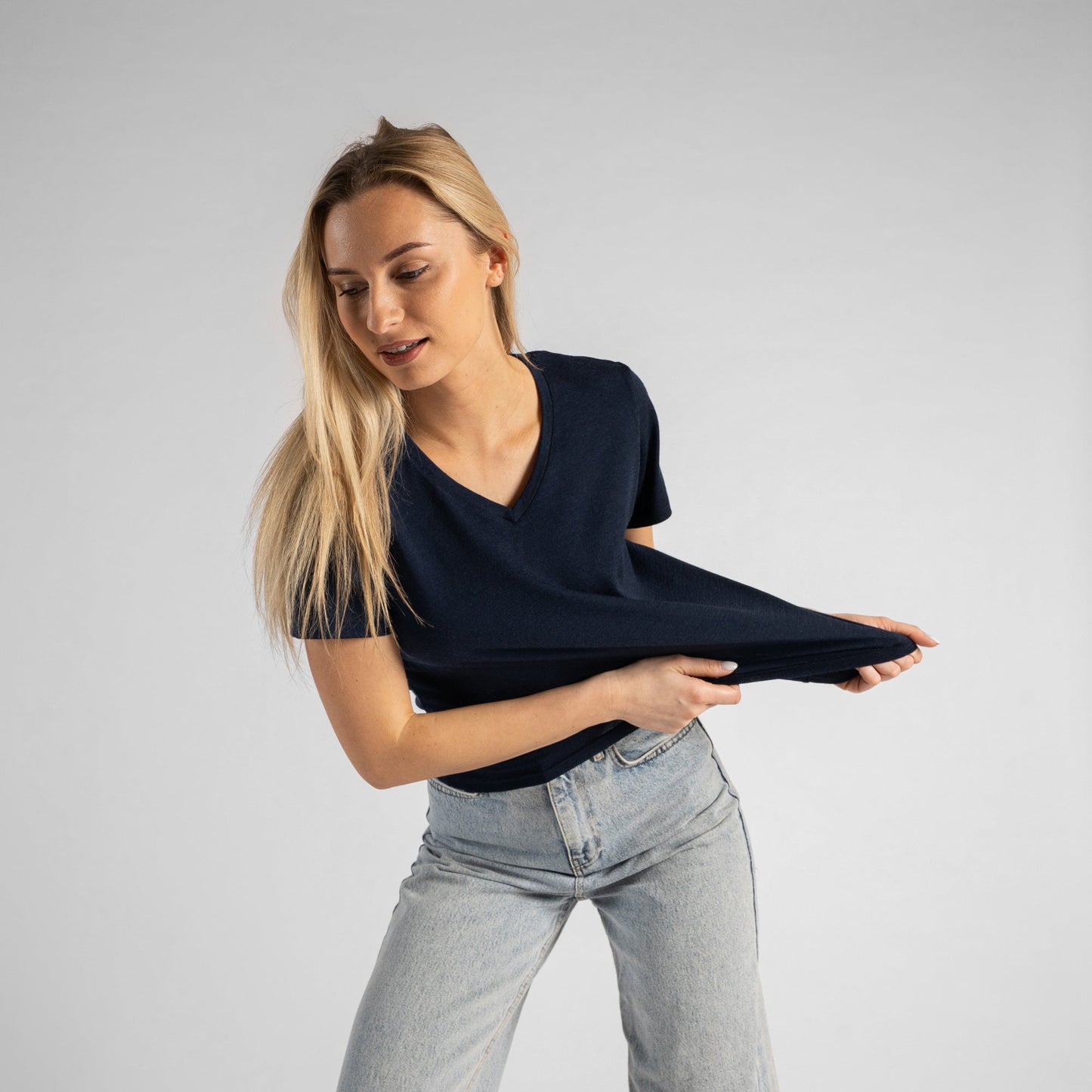 Women's Merino Regular Fit V-Neck Tee