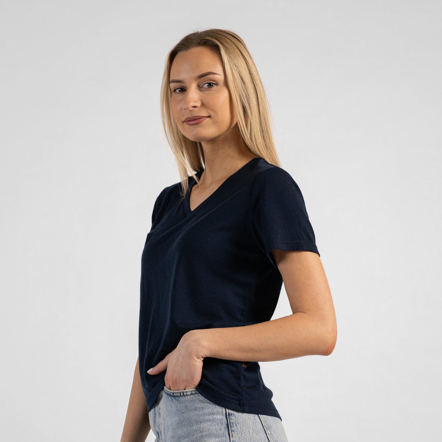 Women's Merino Regular Fit V-Neck Tee