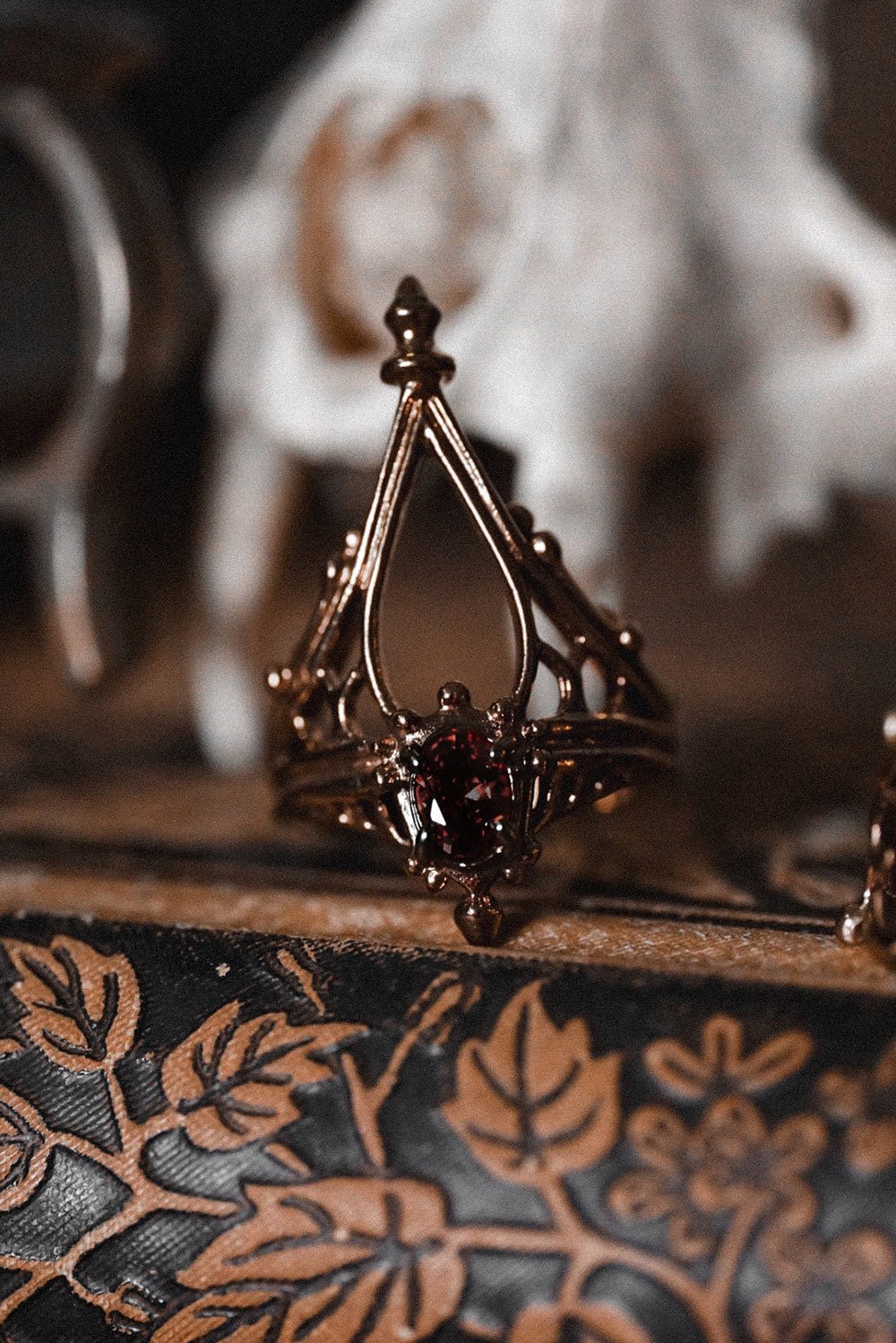 Cathedral Solace Ring [Vintage Dark/Rose Gold]