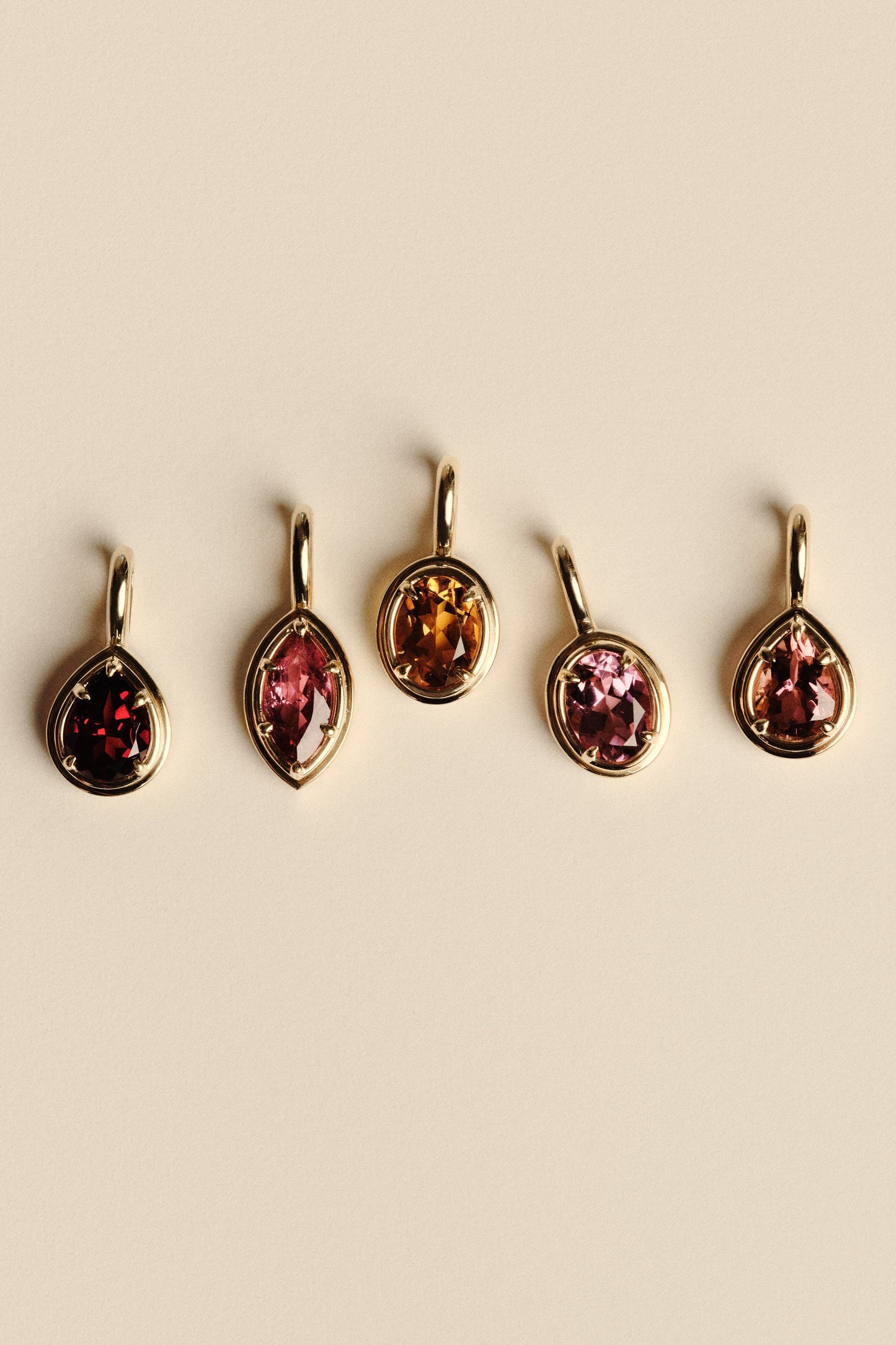 Roma Oval Gemstone Pendant | Yellow Gold