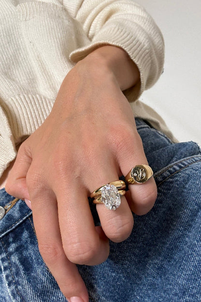 Oval Signet Ring | White Gold